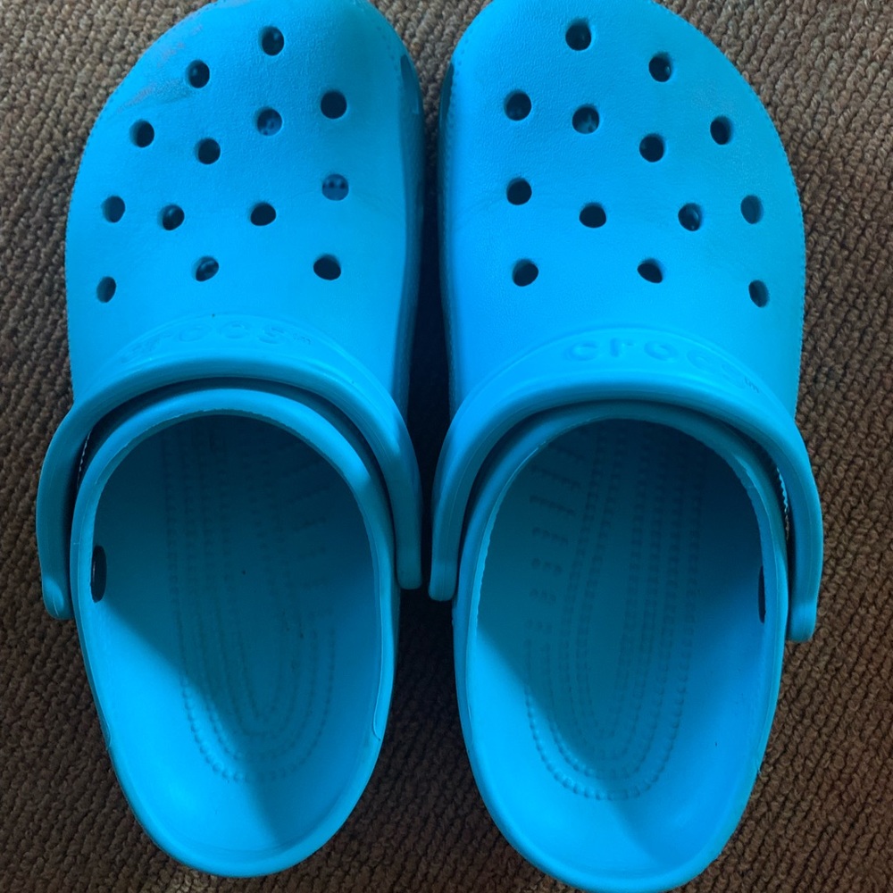 COPY - Size 8 women’s crocs